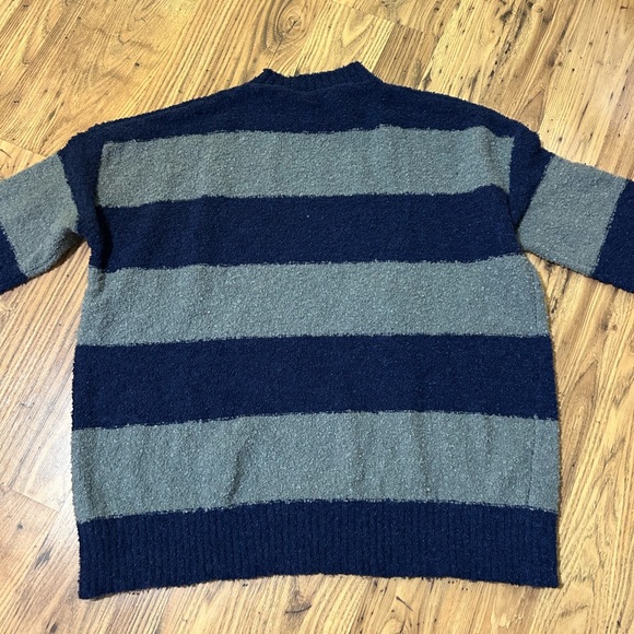 Striped sweater - Picture 2 of 3